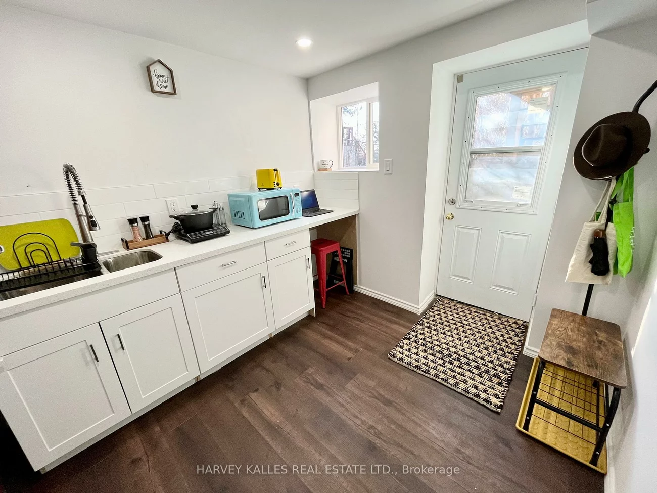 26, Leyton, Oakridge, Toronto