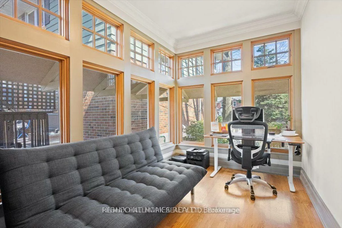 100, Warden, Birchcliffe-Cliffside, Toronto