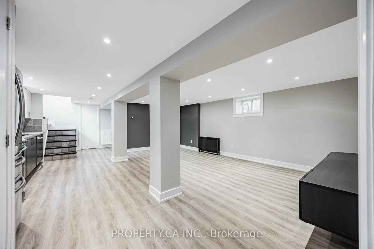 9, Mckayfield, Danforth Village-East York, Toronto