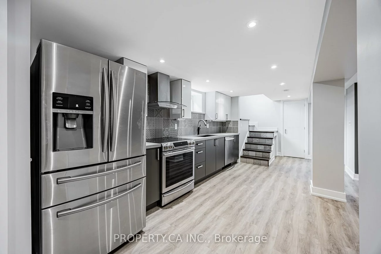 9, Mckayfield, Danforth Village-East York, Toronto