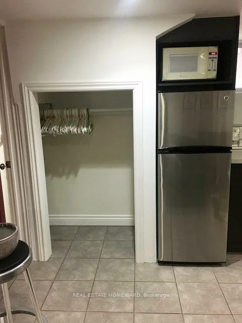 457, Mortimer, Danforth Village-East York, Toronto