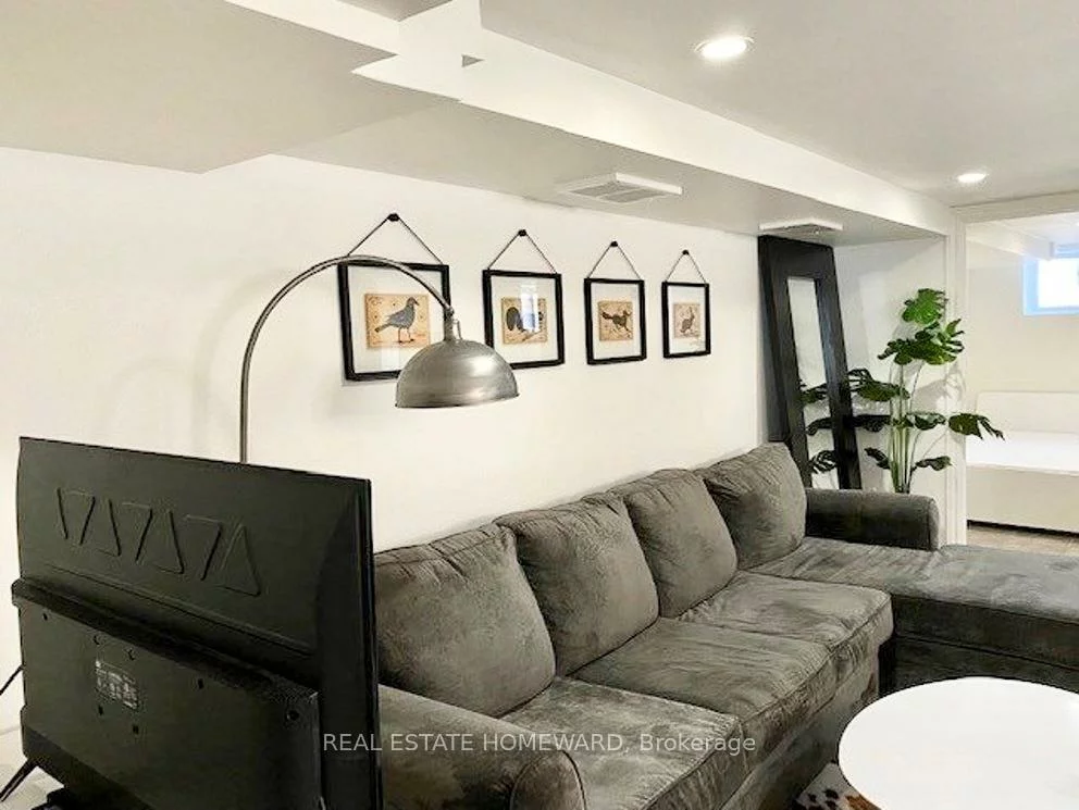 457, Mortimer, Danforth Village-East York, Toronto