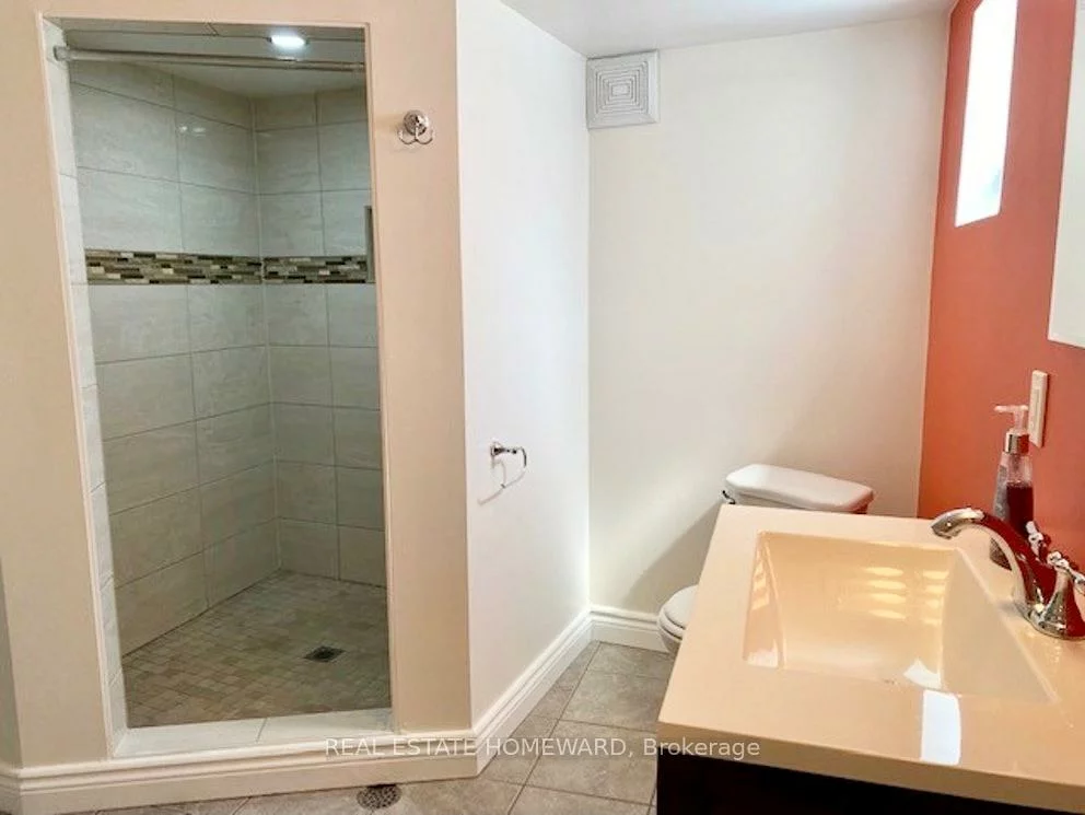 457, Mortimer, Danforth Village-East York, Toronto