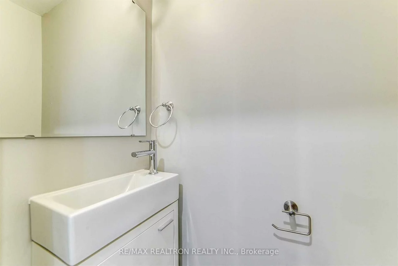 39, Aveline, Woburn, Toronto