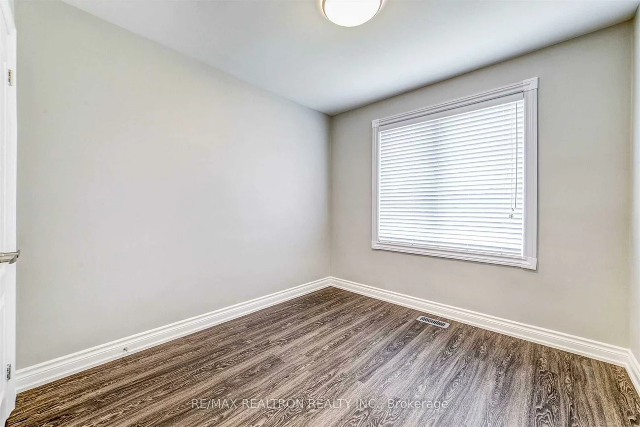 39, Aveline, Woburn, Toronto