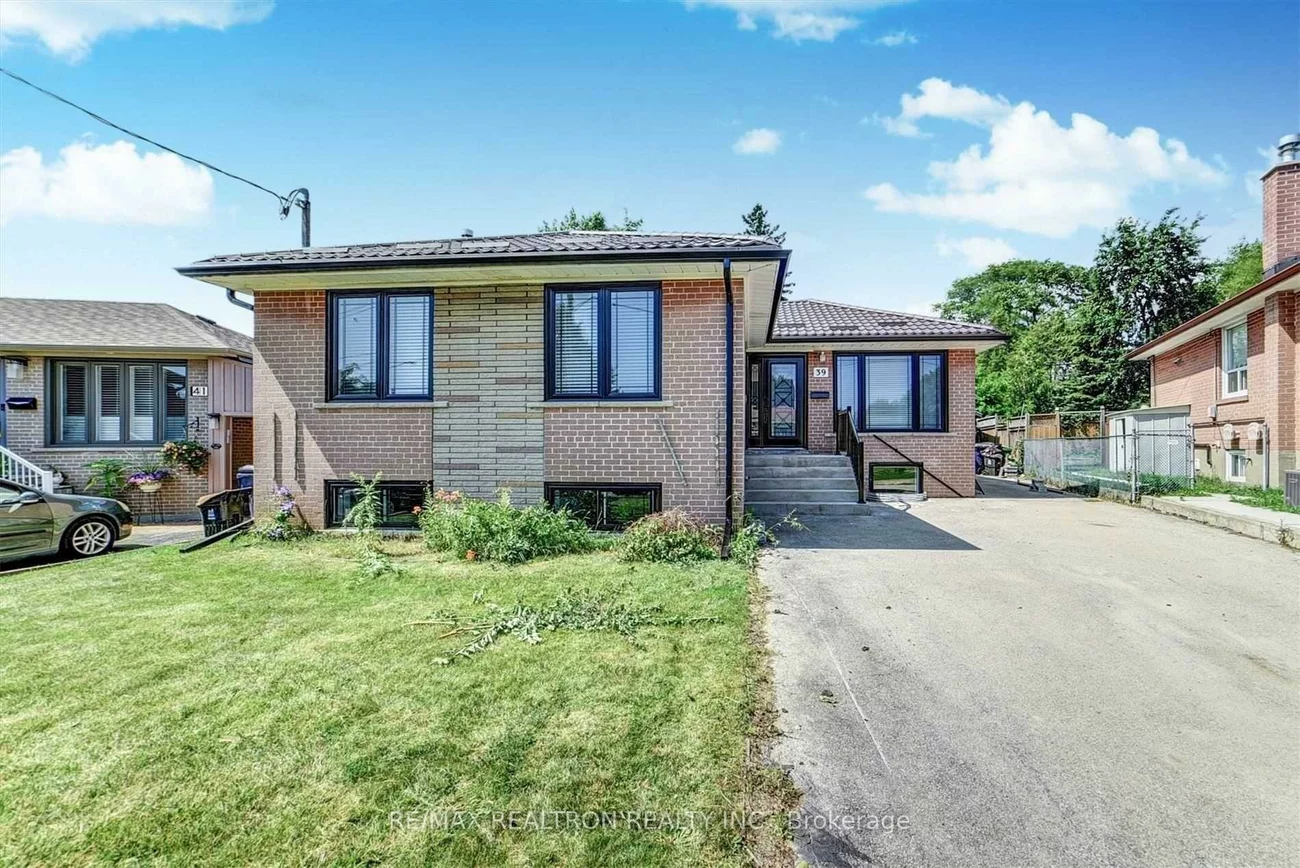 39, Aveline, Woburn, Toronto