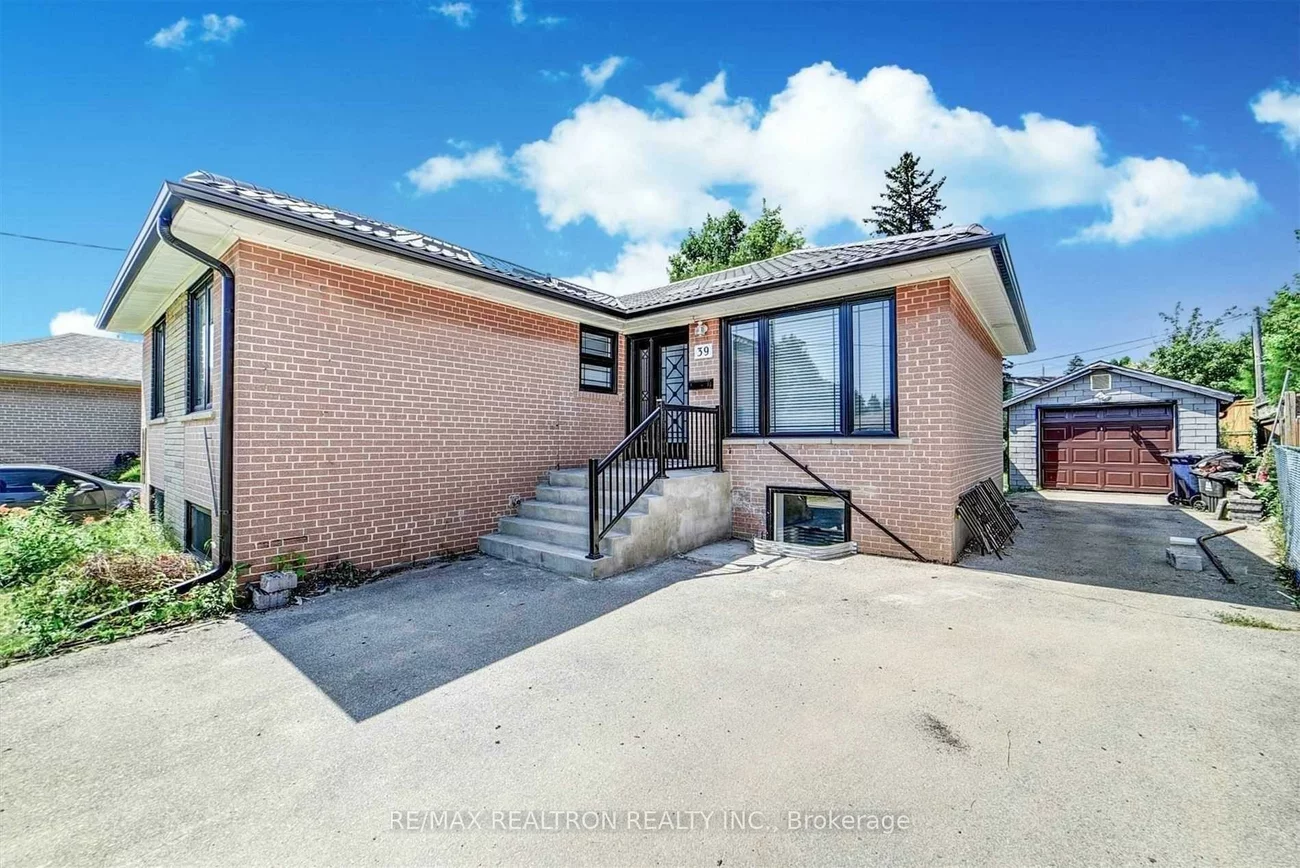 39, Aveline, Woburn, Toronto