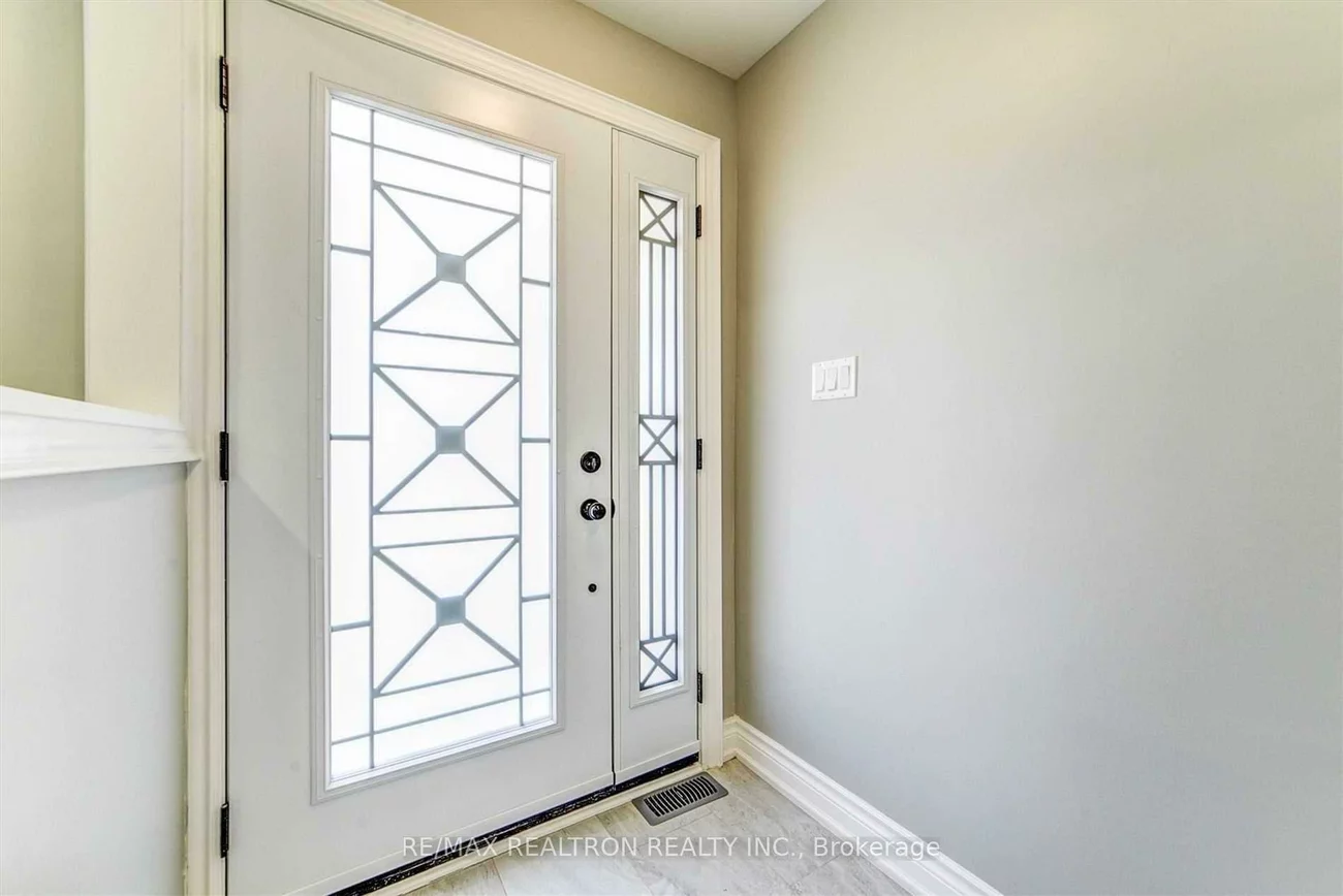 39, Aveline, Woburn, Toronto