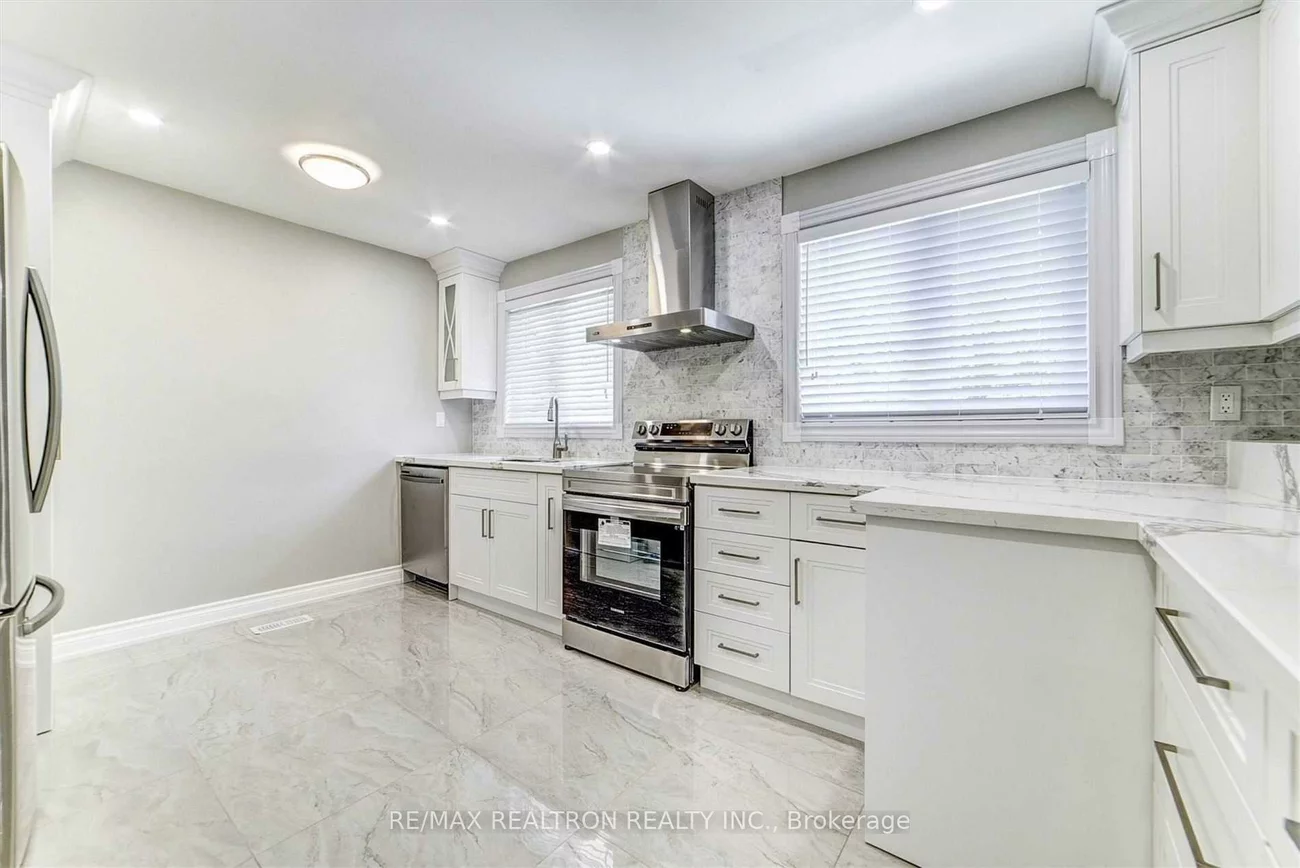 39, Aveline, Woburn, Toronto