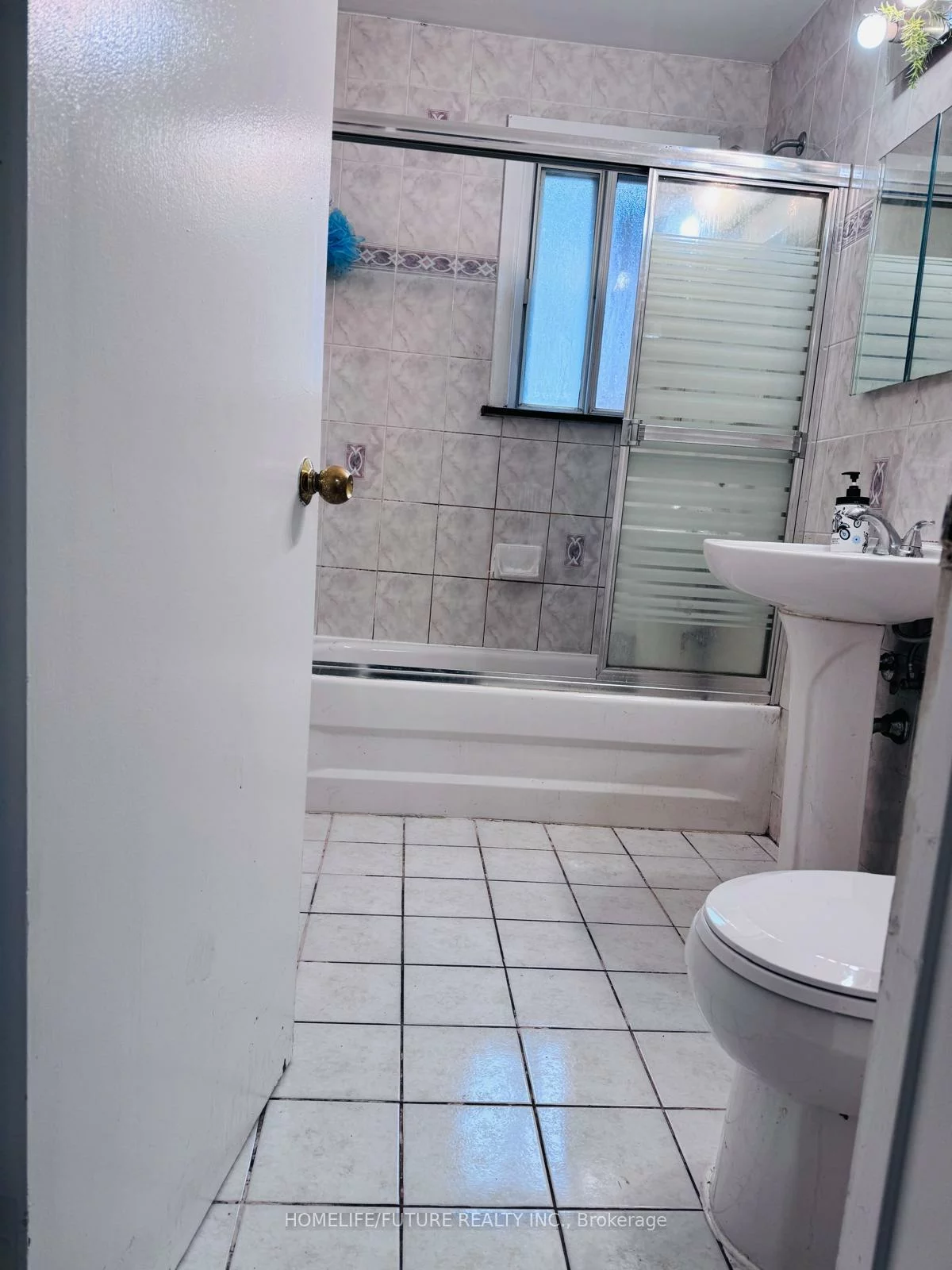 53, Fitzgibbon, Eglinton East, Toronto