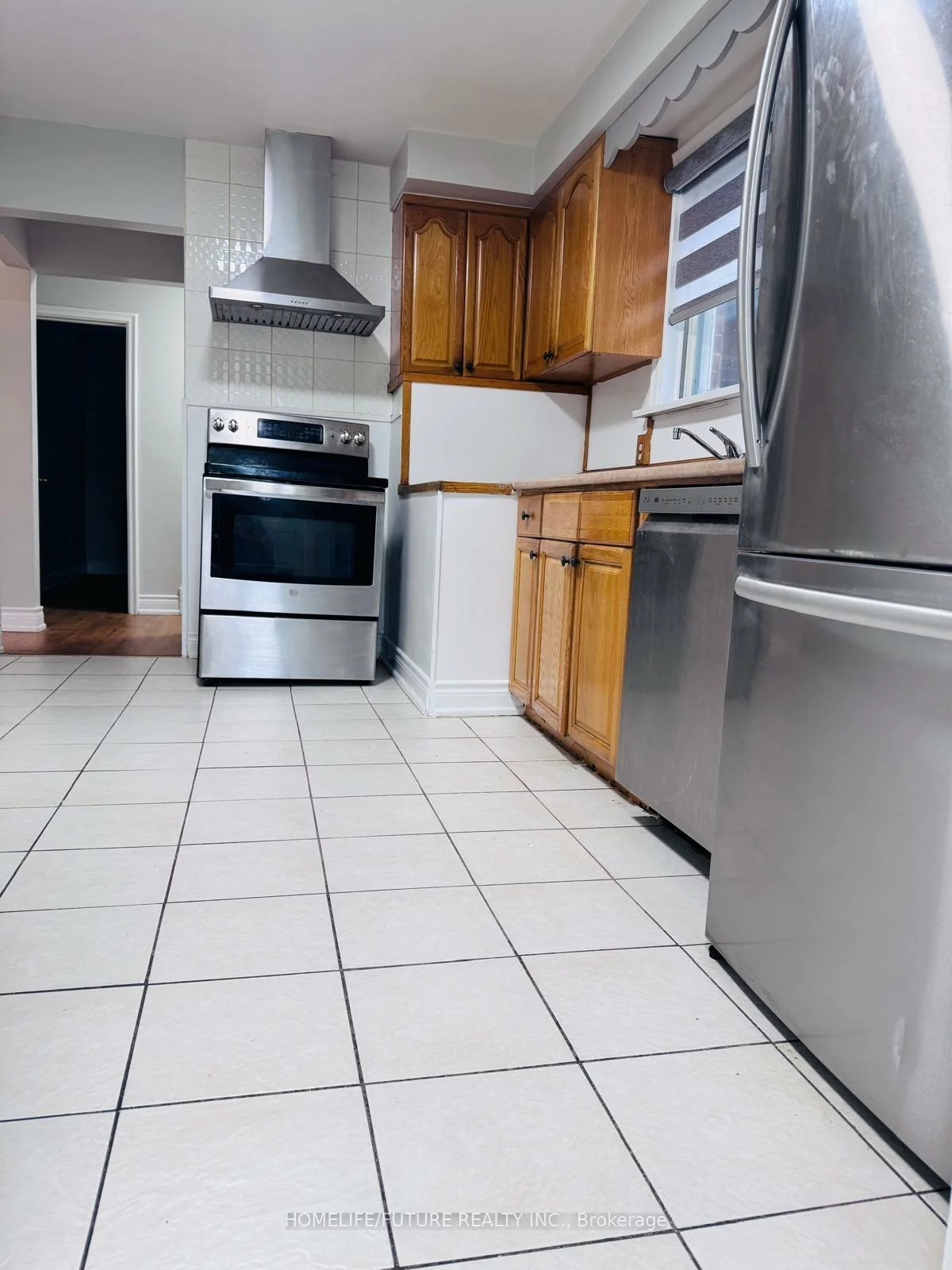 53, Fitzgibbon, Eglinton East, Toronto