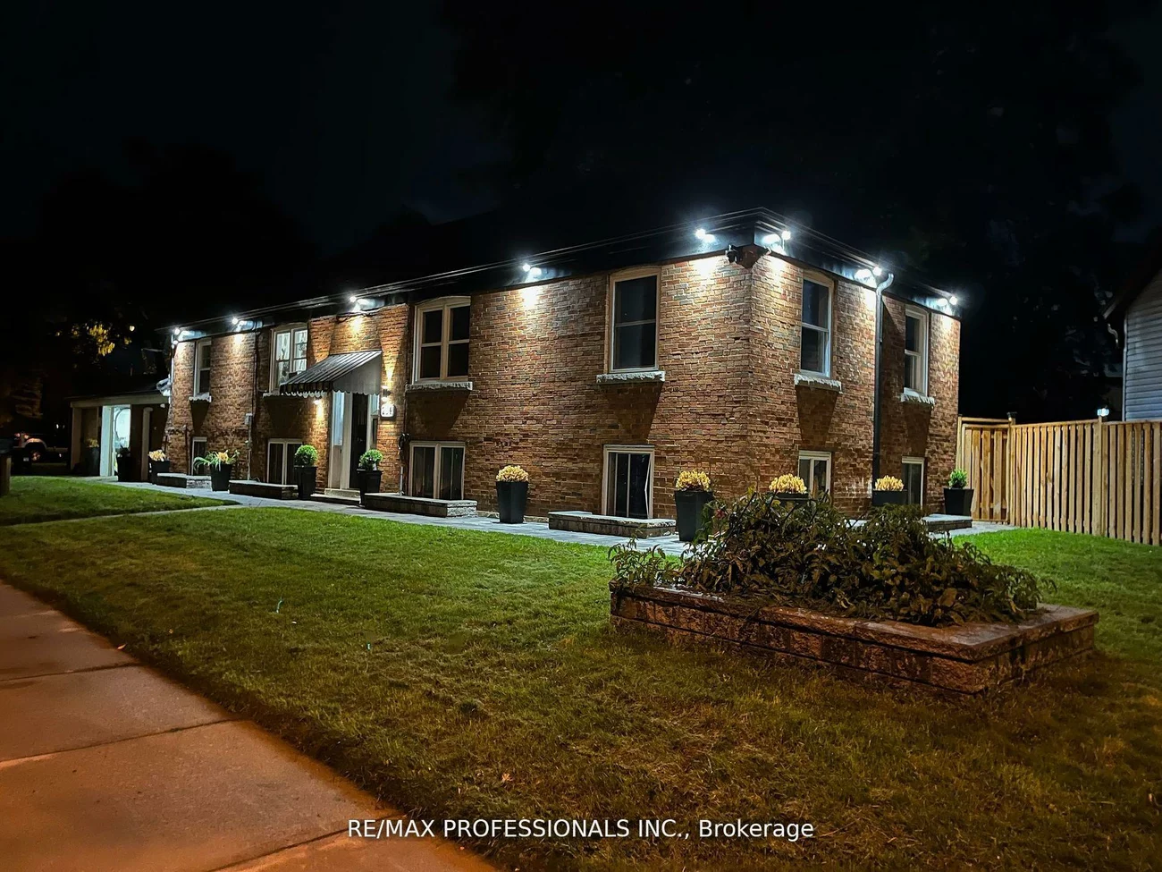 284, Gledhill, Woodbine-Lumsden, Toronto