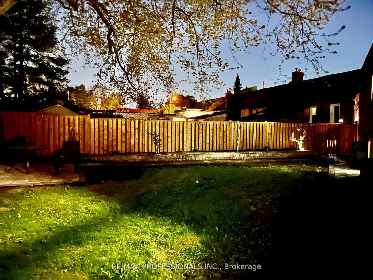 284, Gledhill, Woodbine-Lumsden, Toronto