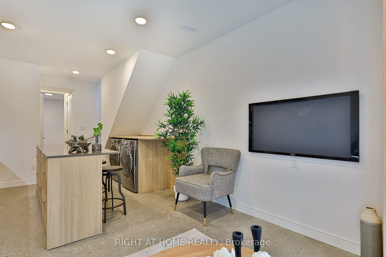 11, Merrill, Woodbine Corridor, Toronto