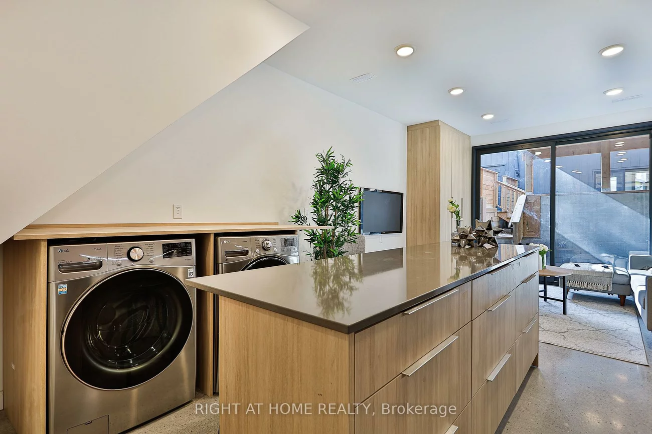 11, Merrill, Woodbine Corridor, Toronto