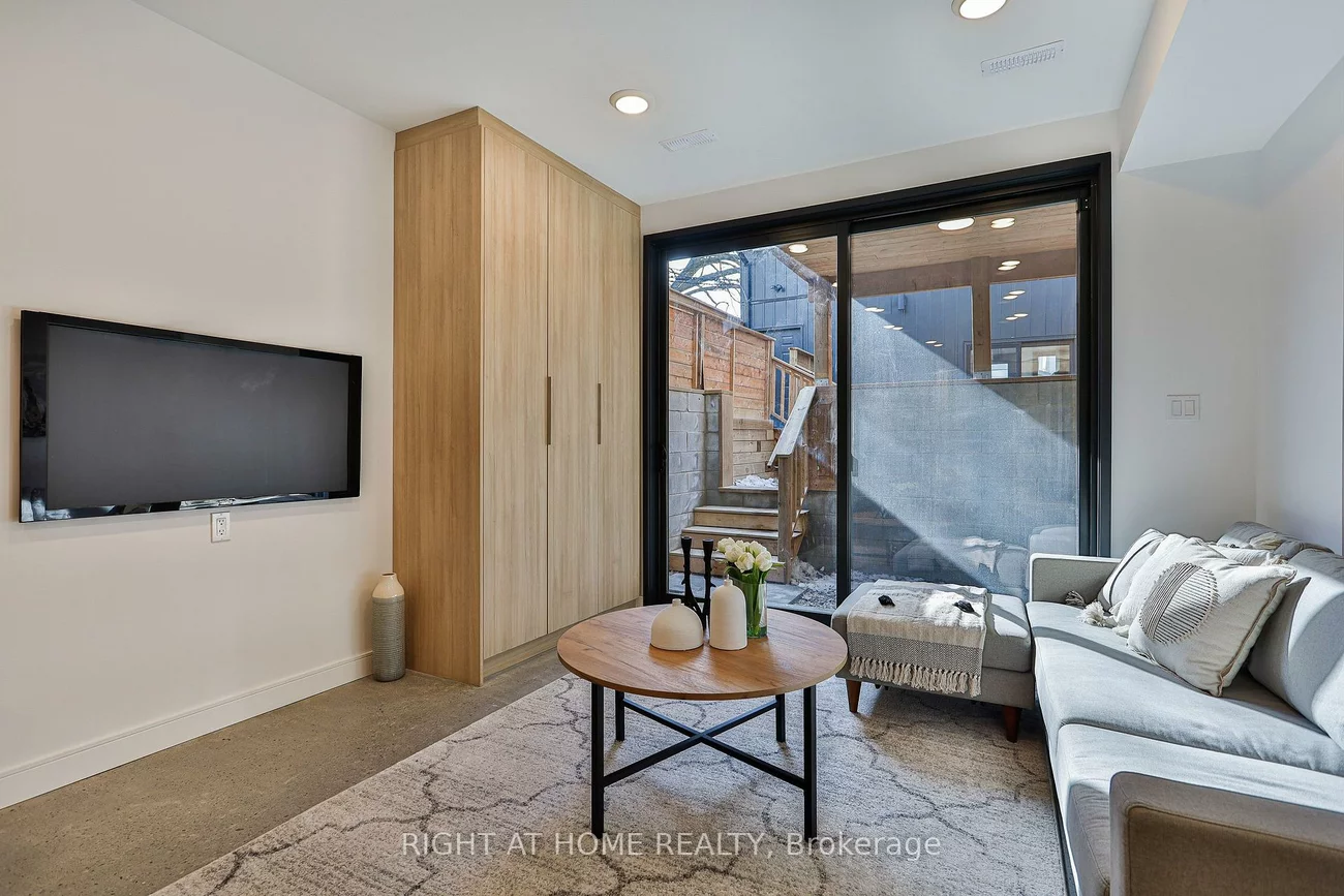 11, Merrill, Woodbine Corridor, Toronto