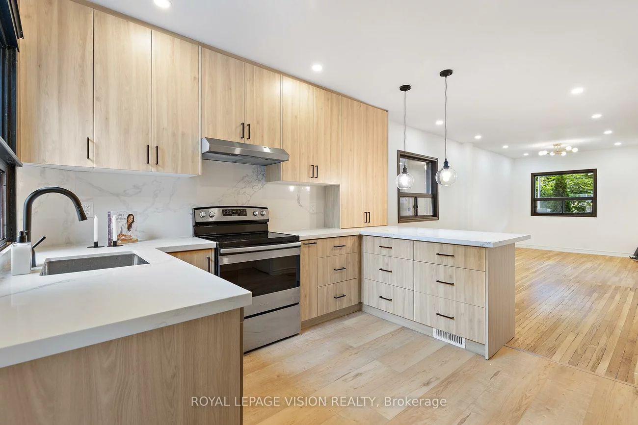 92, Bastedo, Woodbine Corridor, Toronto