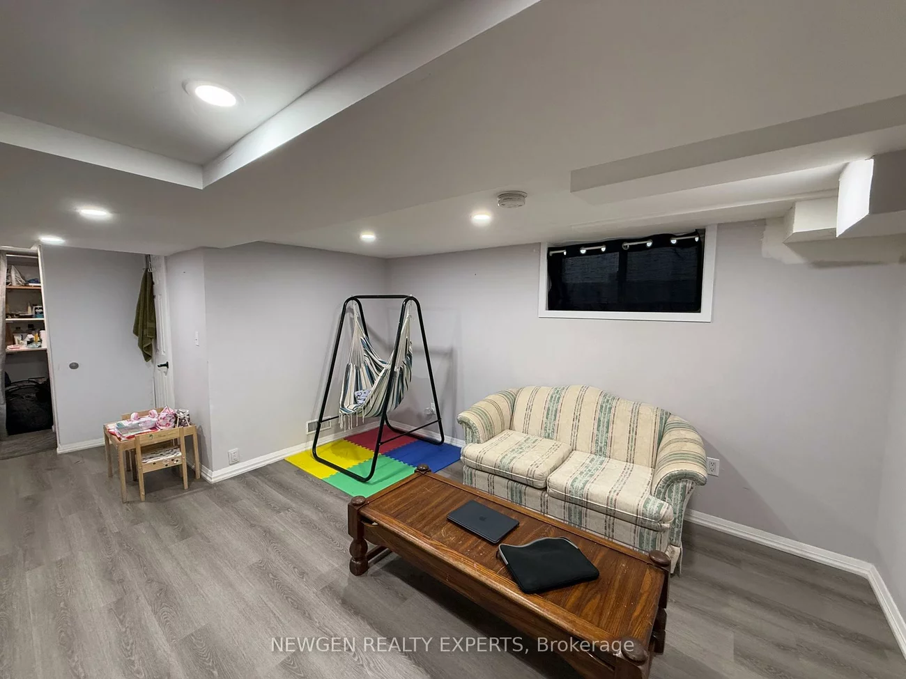 66, Mcdonald, Oakridge, Toronto