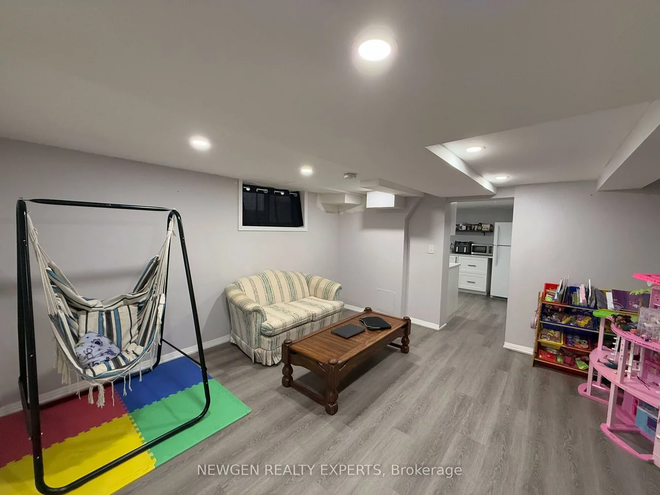 66, Mcdonald, Oakridge, Toronto