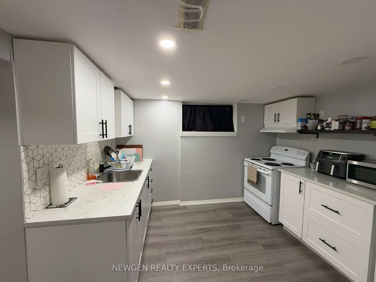 66, Mcdonald, Oakridge, Toronto