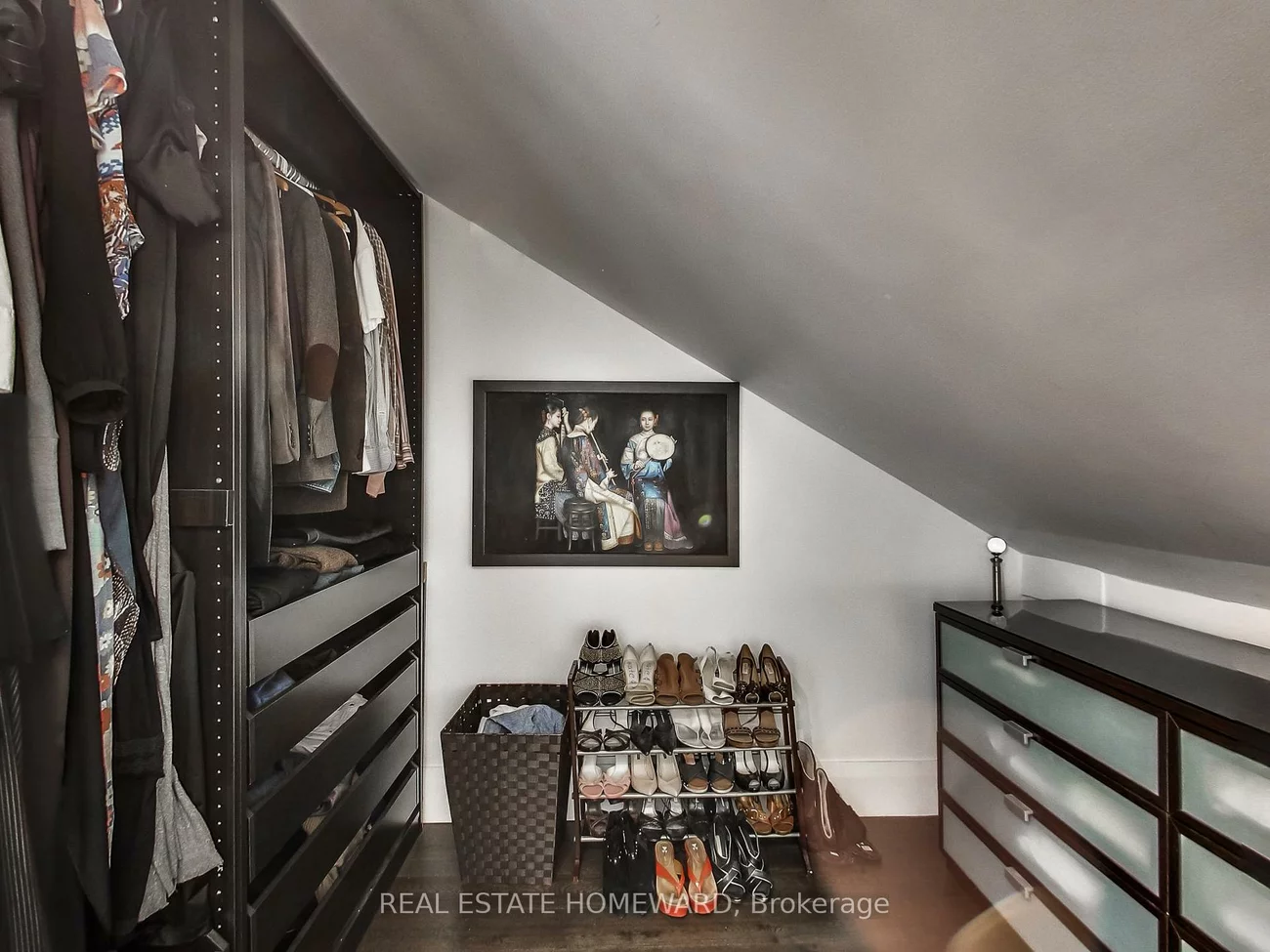 15, Pine, The Beaches, Toronto