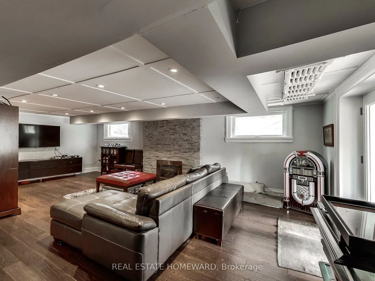 15, Pine, The Beaches, Toronto