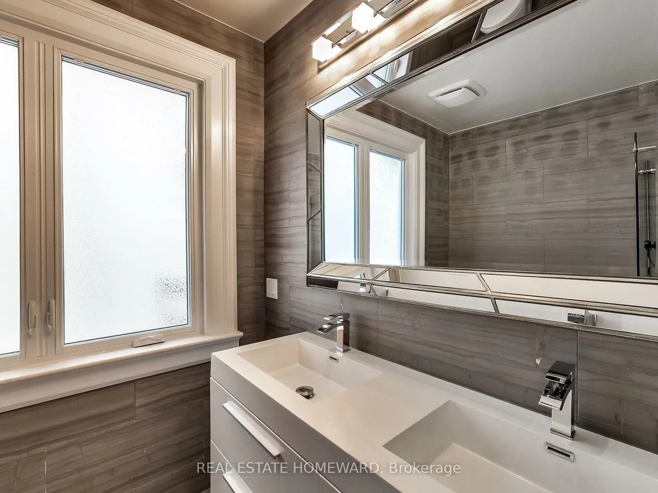 15, Pine, The Beaches, Toronto