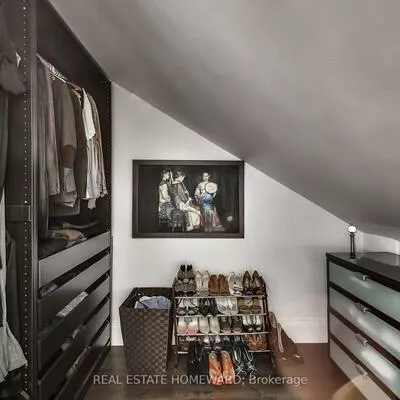 15, Pine, The Beaches, Toronto