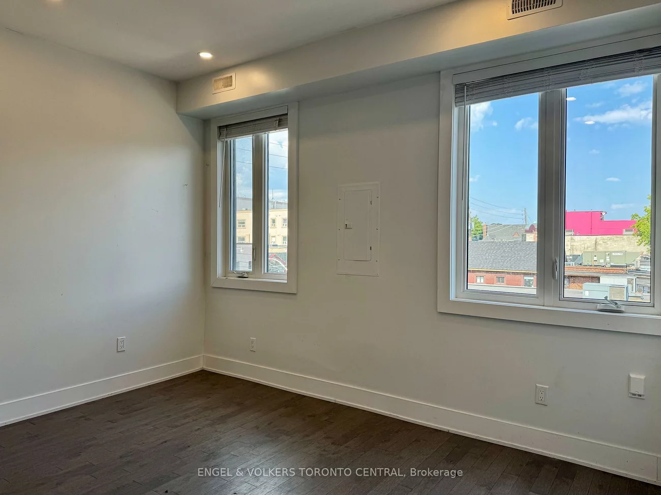 1415, Gerrard, Greenwood-Coxwell, Toronto