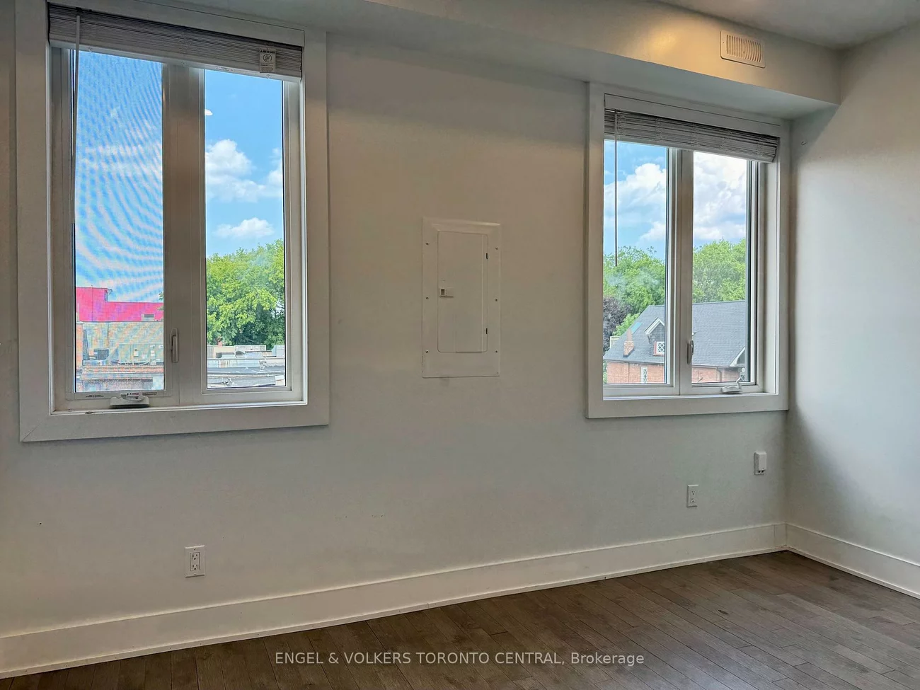 1415, Gerrard, Greenwood-Coxwell, Toronto