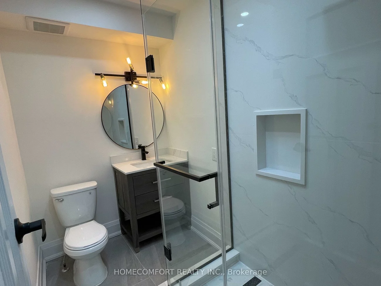 33, Strathmore, Danforth, Toronto