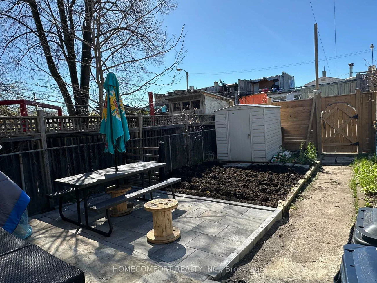 33, Strathmore, Danforth, Toronto