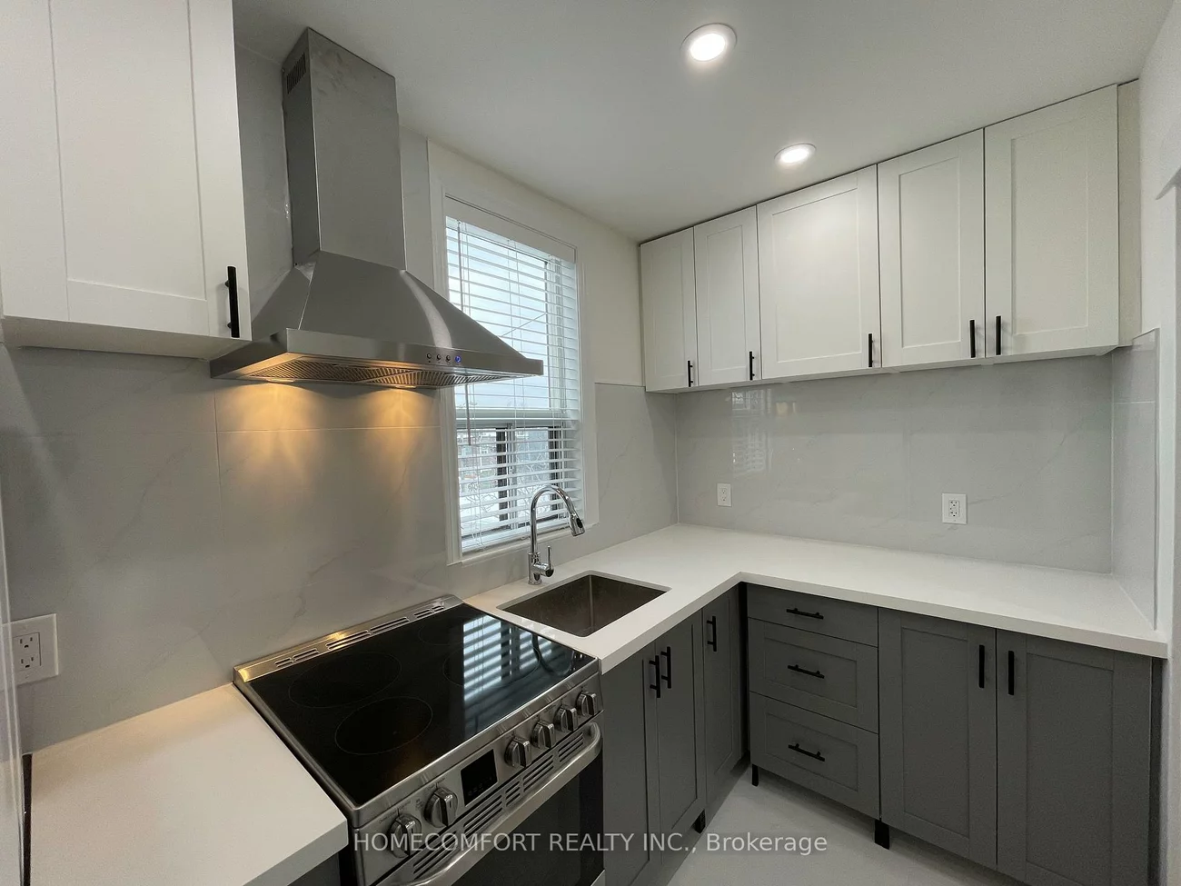 33, Strathmore, Danforth, Toronto