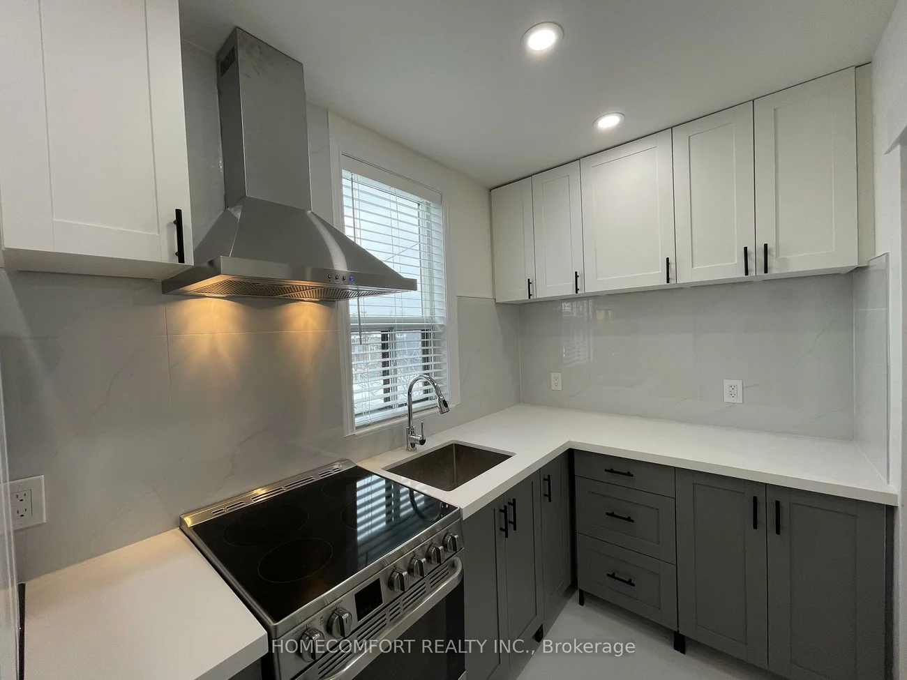 33, Strathmore, Danforth, Toronto