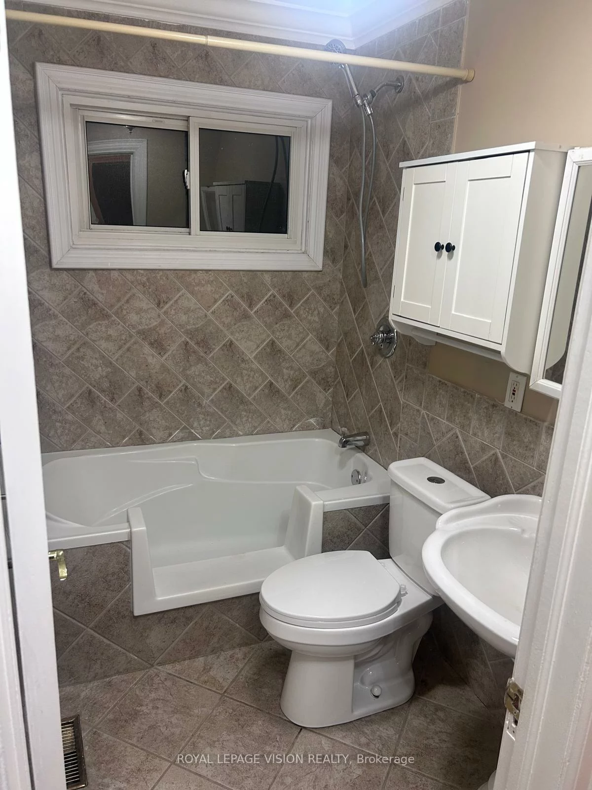 17, Dyson, Wexford-Maryvale, Toronto