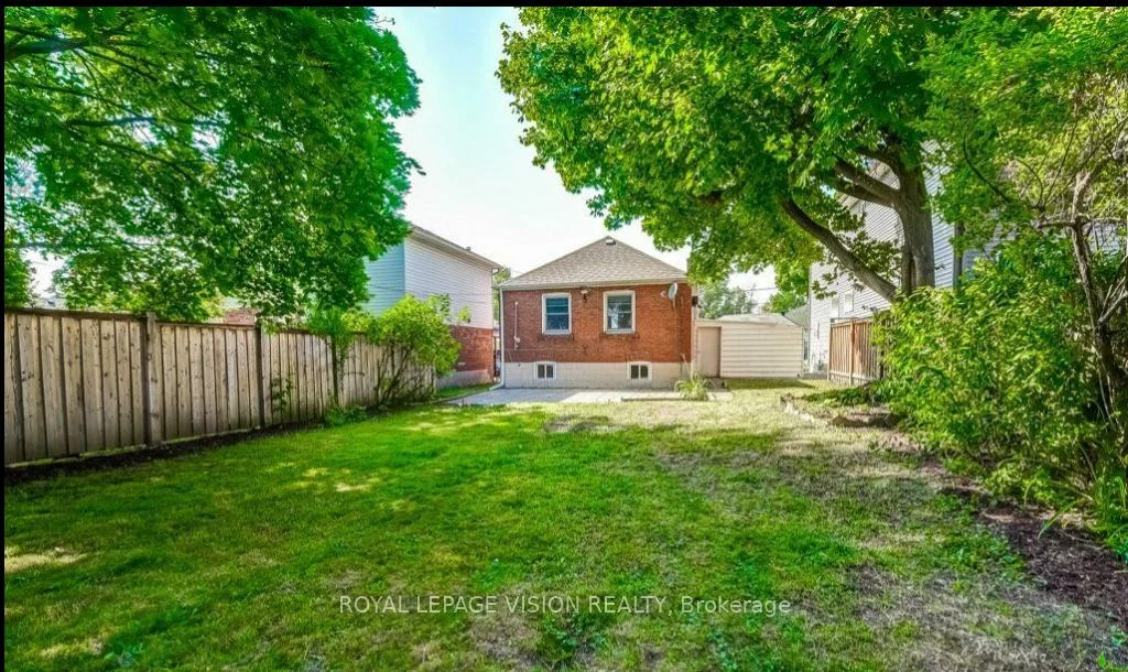 17, Dyson, Wexford-Maryvale, Toronto