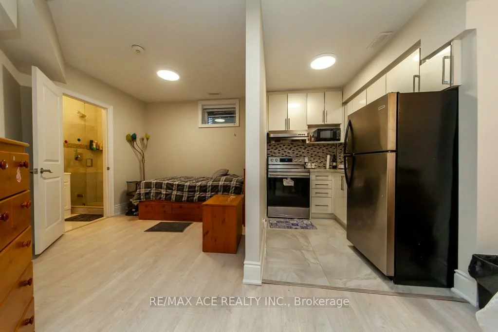 11, Ashdean, Dorset Park, Toronto