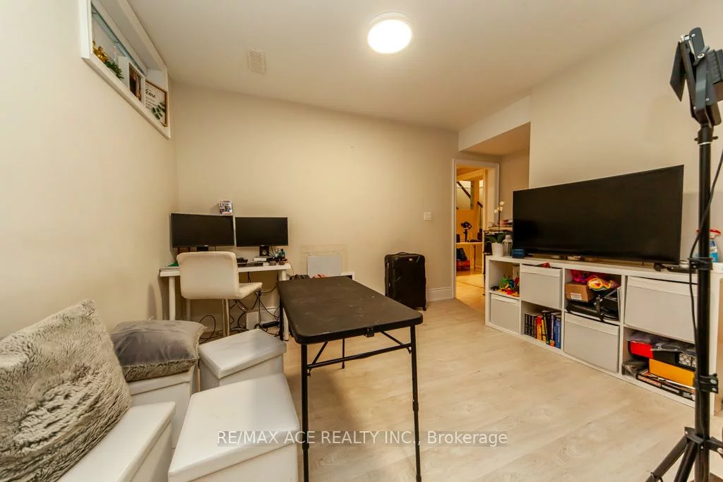 11, Ashdean, Dorset Park, Toronto