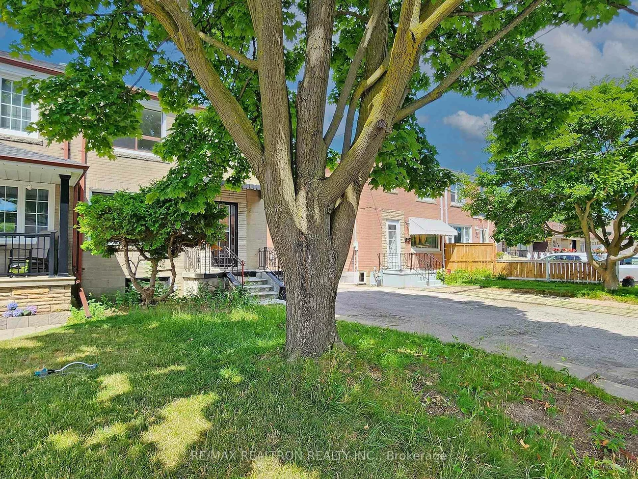 58, Magnolia, Kennedy Park, Toronto