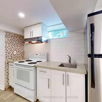 58, Magnolia, Kennedy Park, Toronto