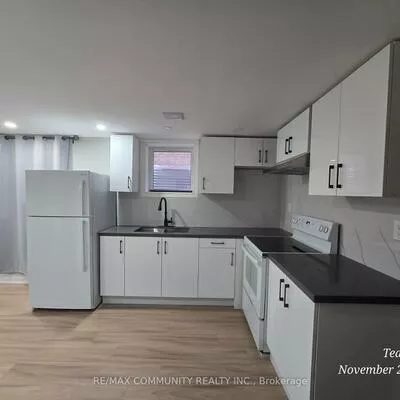 15, Goodall, Rouge E11, Toronto