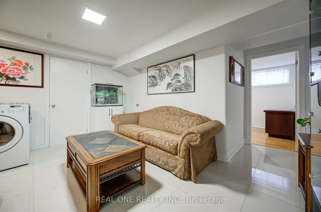 2, Grittani, Agincourt South-Malvern West, Toronto