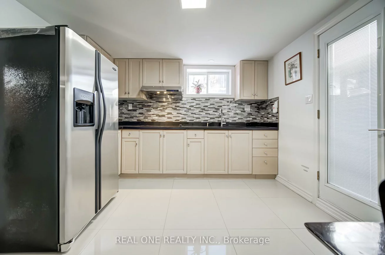 2, Grittani, Agincourt South-Malvern West, Toronto