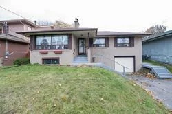 221, Island, Rouge E10, Toronto