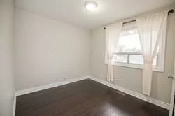 221, Island, Rouge E10, Toronto