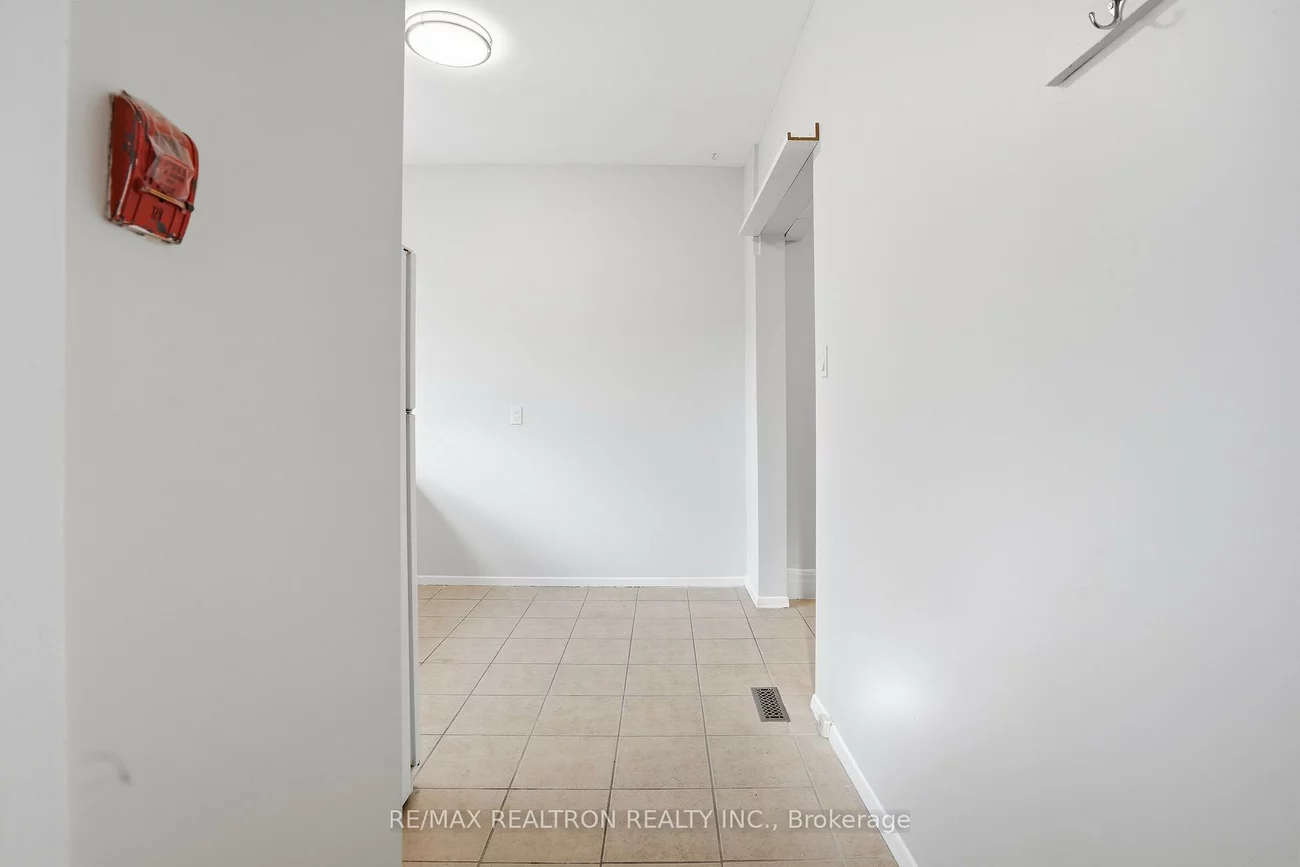 82, Donlands, Danforth, Toronto