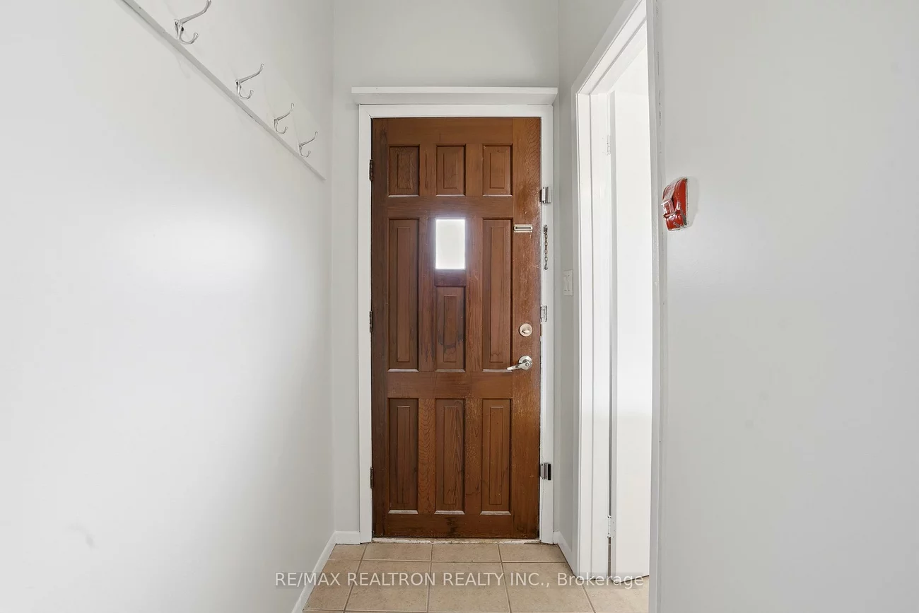 82, Donlands, Danforth, Toronto