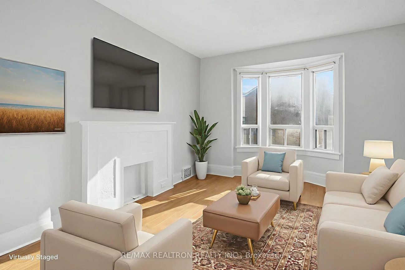 82, Donlands, Danforth, Toronto