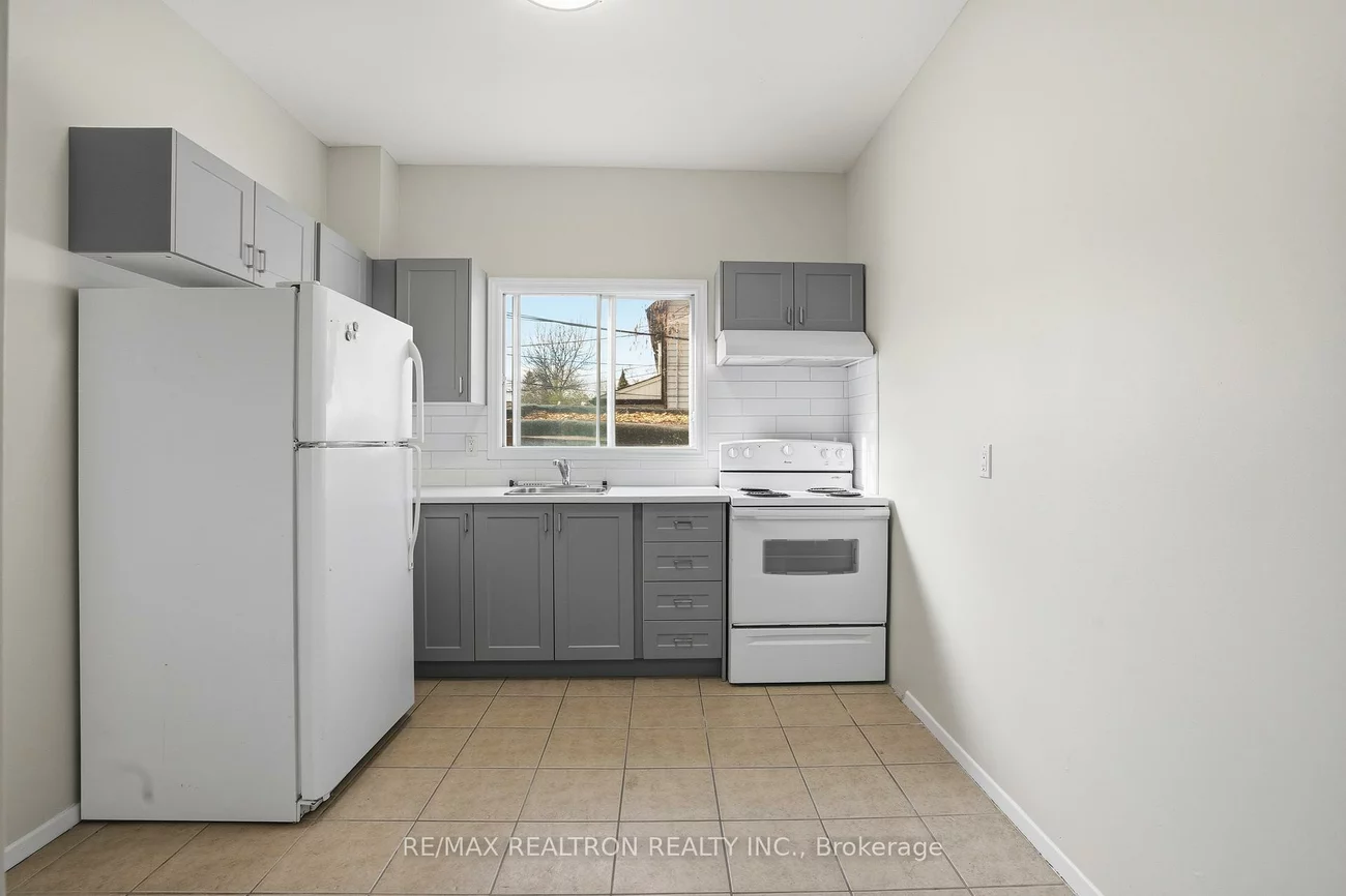 82, Donlands, Danforth, Toronto