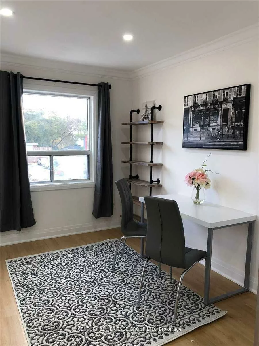 1710, Danforth, Danforth, Toronto